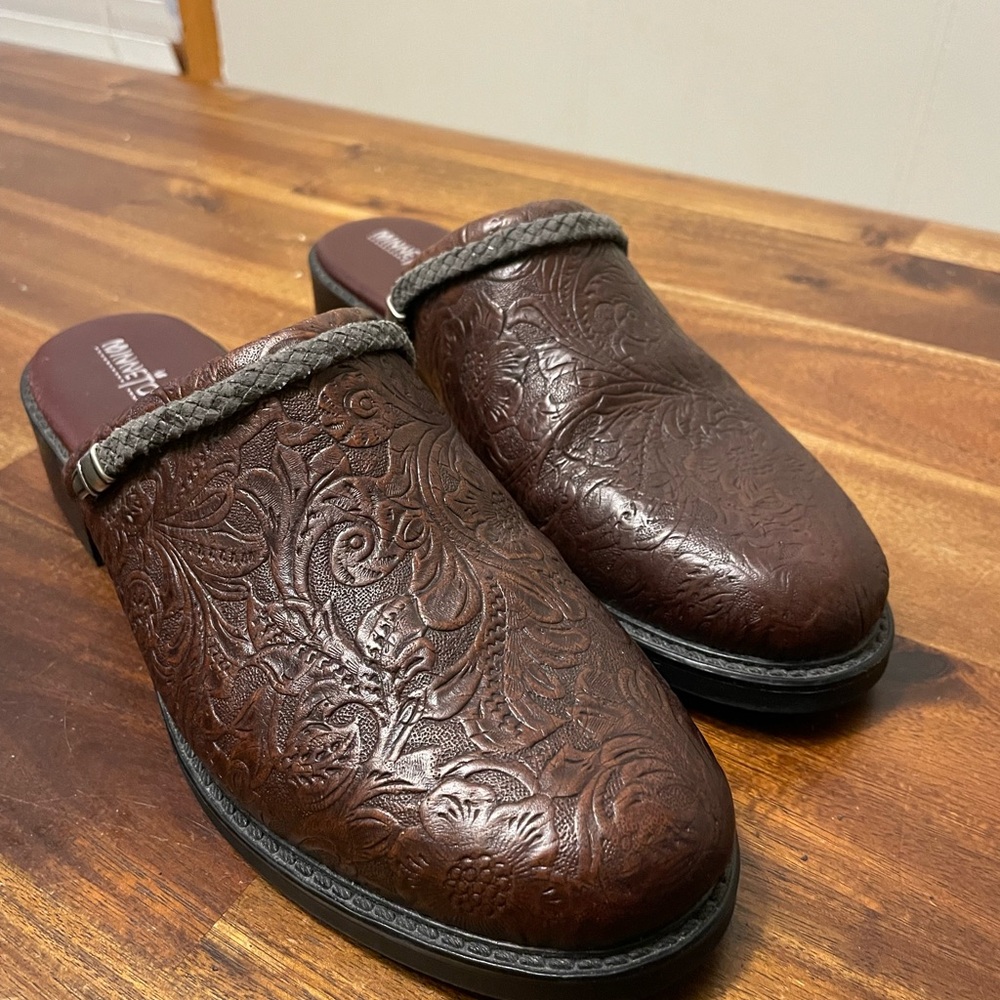 Minnetonka Brown Embossed Leather Mules